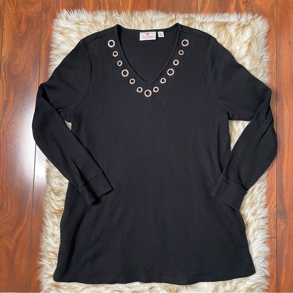 Quacker Factory waffle knit rhinestone grommet tunic - Picture 4 of 7